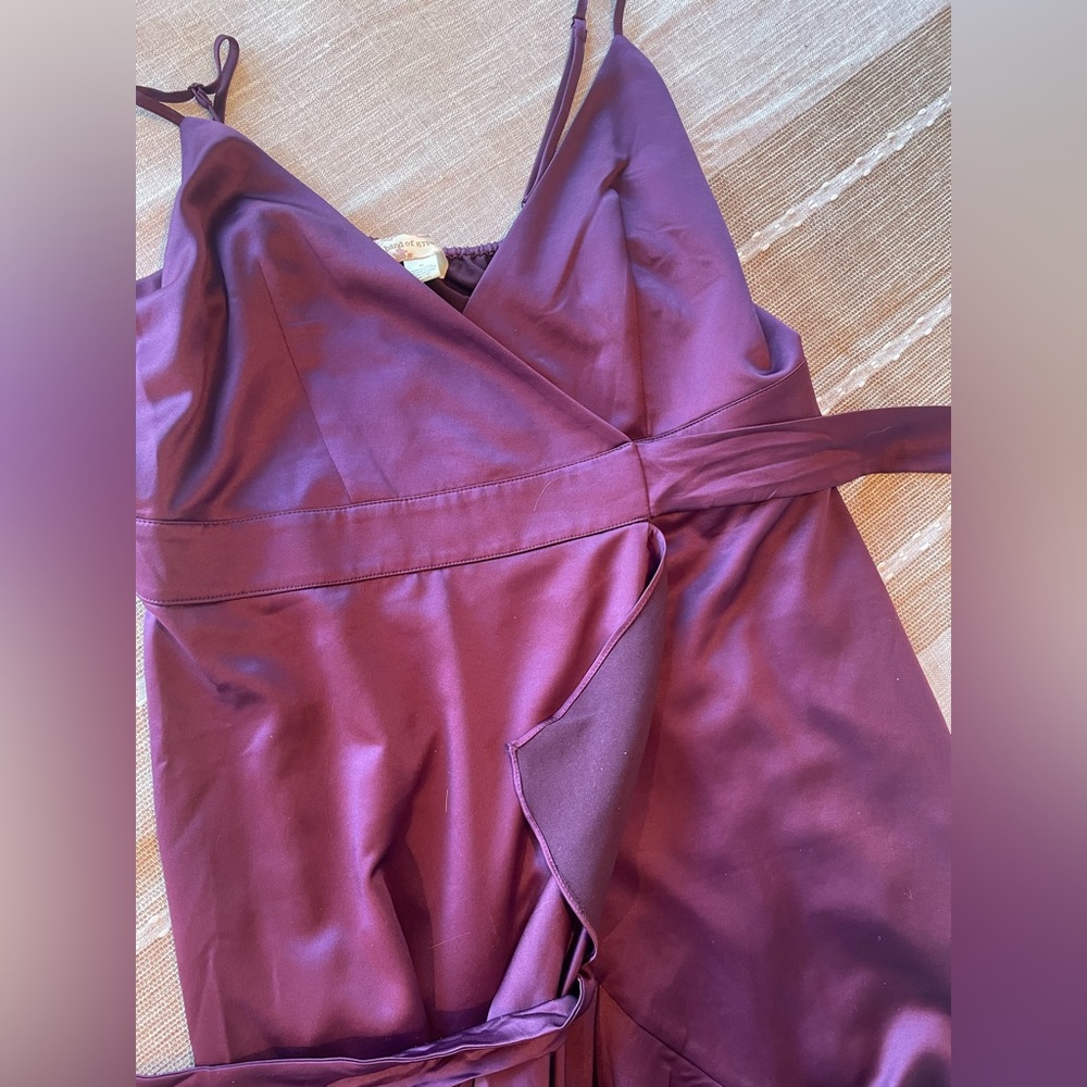 Band of Gypsies plum satin ruffle wrap dress - Picture 4 of 6